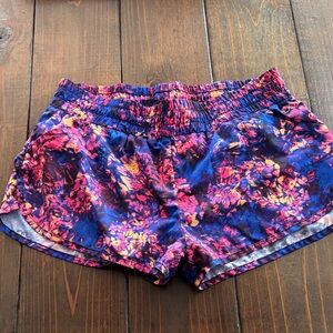 Lorna Jane Floral Flashdance Run Shorts | Lightweight Running | Size Small